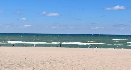 Charming 2-bedroom pet friendly house, close to Weko Beach & Wine Trail