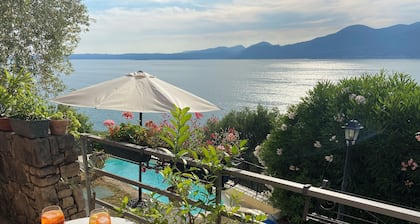 Charming villa with private pool & incredible lake views in Torri del Benaco