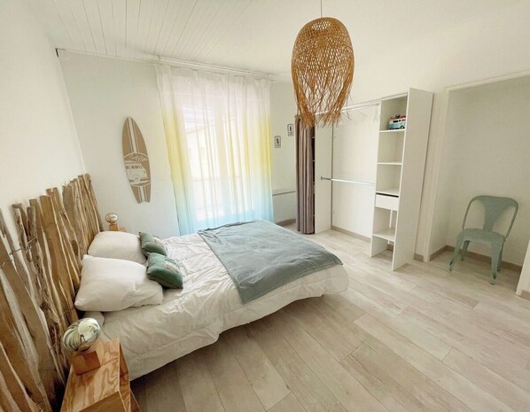 3 bedrooms, iron/ironing board, travel crib, WiFi