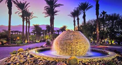 Cozy 1-bedroom resort with fitness room, WiFi in welcoming Palm Desert