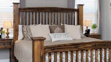 4 bedrooms, iron/ironing board, free WiFi, bed sheets