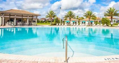Elegant 4BR Oasis Resort Villa near Disney - Pool, BBQ & Pet friendly
