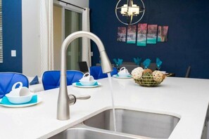 4 bedrooms, desk, travel cot, free WiFi