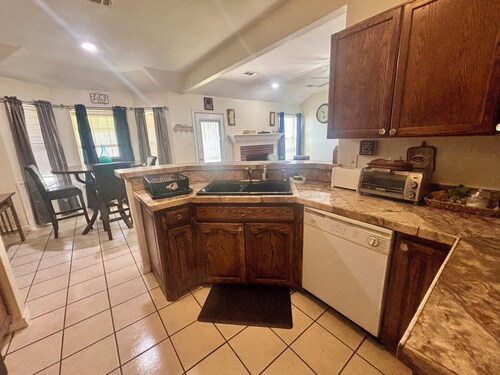 Country Comfy Texas Home perfect For Families and Weary Travlers