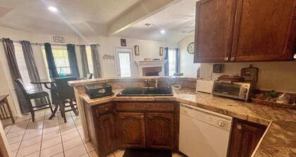 Country Comfy Texas Home perfect For Families and Weary Travlers