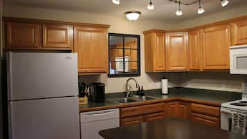 Mikroaaltouuni, uuni, liesi, astianpesukone