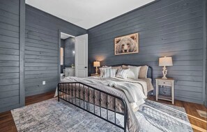 3 室のベッドルーム、アイロン / アイロン台、旅行用ベビーベッド、WiFi (無料)