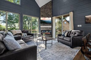 Smart TV, fireplace, books -  Indoor pool,Fire Place, Game Room. Douglas Lake. Sleeps 10 hot tub,  WiFi, AC (Pigeon Forge)