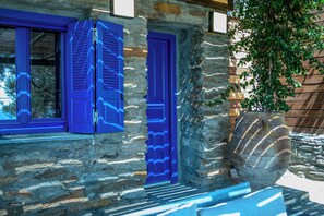Luxury Suite, Sea View | Teres/patio