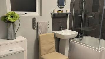 Apartment | Bathroom