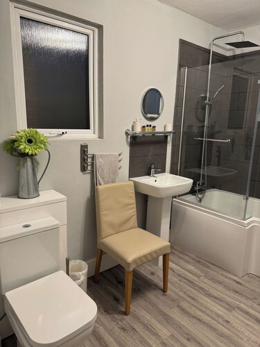 2 Guests - Free Parking - 6min to Derbion Centre