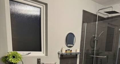 2 Guests - Free Parking - 6min to Derbion Centre