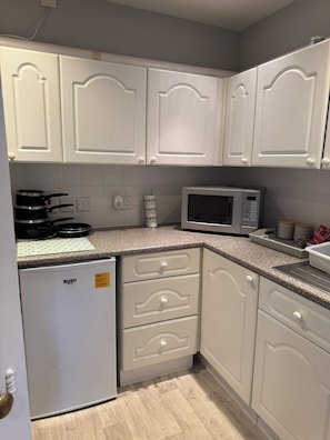 Leilighet | Eget kjøkken | Kjøleskap, mikrobølgeovn, ovn og kokeplater