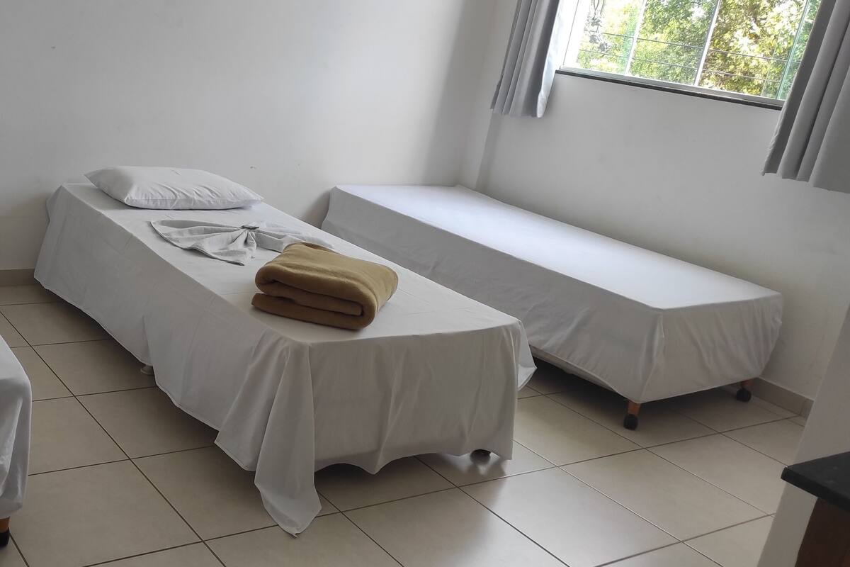 Habitación individual estándar, vistas a la ciudad | Escritorio, espacio para trabajar con un portátil, wifi gratis