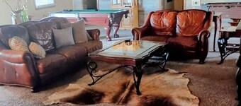 Charming 3-bedroom farmhouse in awesome Eufaula with Wi-Fi,  ,boat ramp and dock