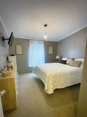 3 bedrooms, desk, iron/ironing board, free WiFi - Acadia Retreat- 3 bedroom, 2 bath on two private serene acres (Lamoine)