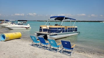 In Strandnähe, Liegestühle, Strandtücher