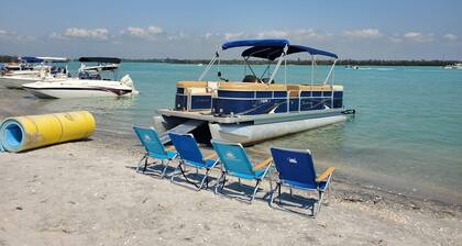 Close to Beaches! 3 Bedroom/2 Bath