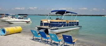 Close to Beaches! 3 Bedroom/2 Bath