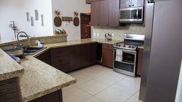 Microwave, oven, coffee/tea maker, electric kettle