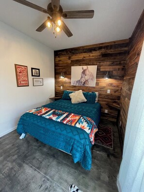 3 bedrooms, travel cot, free WiFi, bed sheets