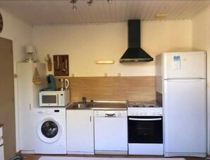 Refrigerador, microondas, horno y lavavajillas 
