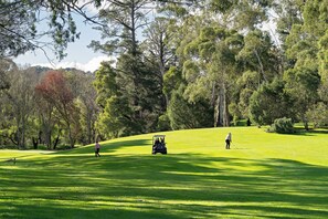 Golf - Mount Lofty Golf Course (Stirling)