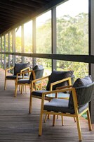 Comfort Room, Golf View | Laptop workspace, blackout drapes, iron/ironing board, free WiFi