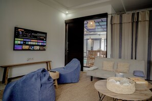 Flat-screen TV - Villa Loli Sanur  (Denpasar)