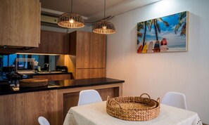 Microwave, oven, electric kettle, toaster - Villa Loli Sanur  (Denpasar)