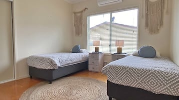 3 bedrooms, free WiFi, bed sheets