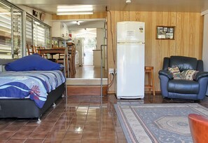 3 bedrooms, free WiFi, bed sheets