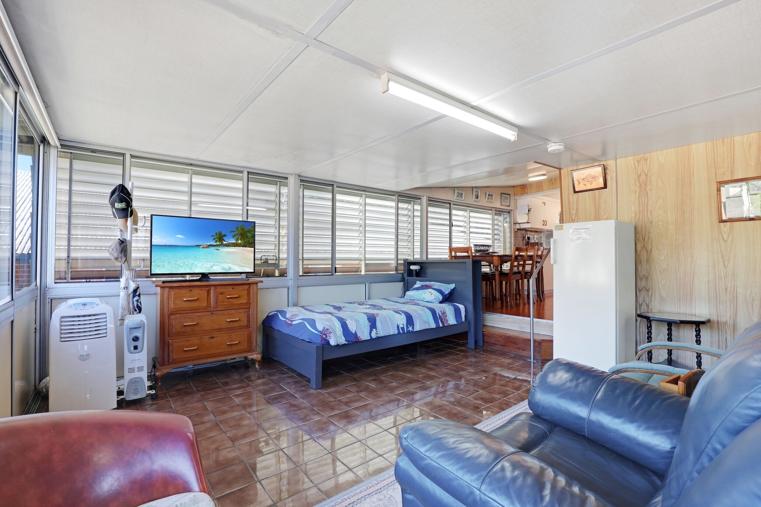 3 bedrooms, free WiFi, bed sheets, wheelchair access