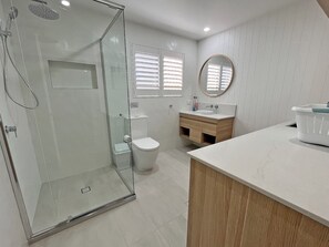 Shower, towels