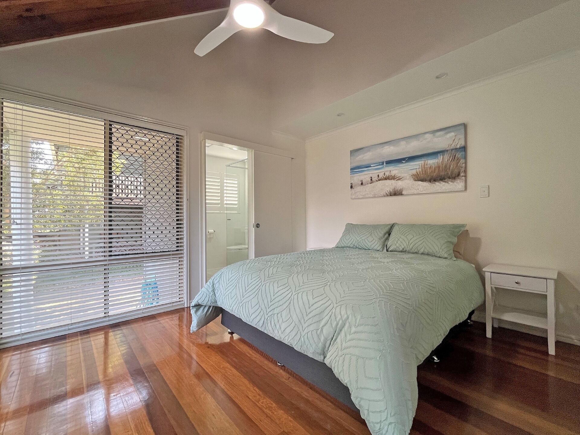 4 bedrooms, WiFi, bed sheets