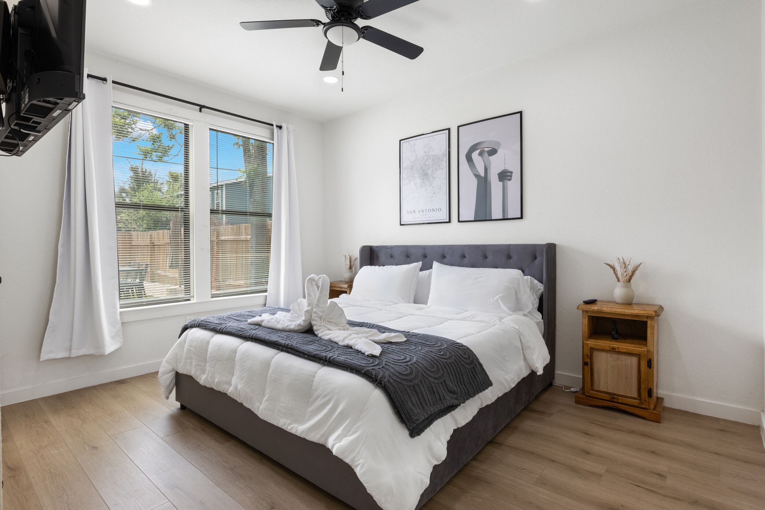 3 habitaciones, escritorio, tabla de planchar con plancha y wifi gratis 