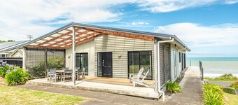 Sunset Escape - Stunning Beachfront Views