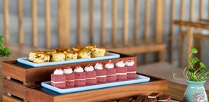 包每日自助早餐