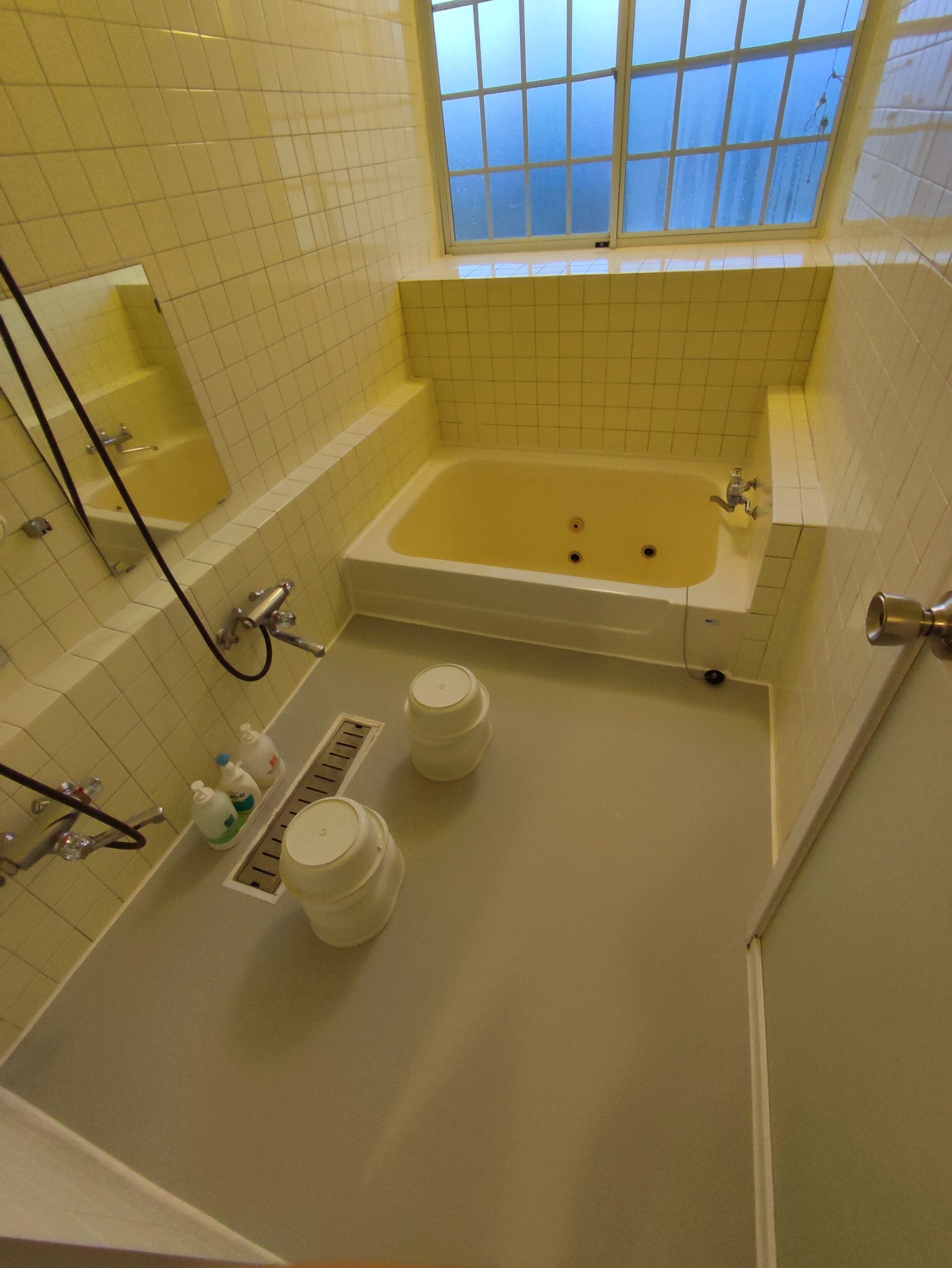 免费洗浴用品、吹风机、拖鞋、洗发水