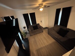 Smart-tv och en stereo