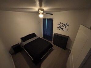 2 chambres, fer et planche à repasser, accès au Wi-Fi (inclus)