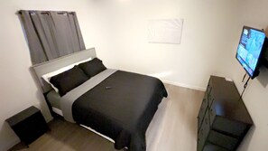 2 chambres, fer et planche à repasser, Wi-Fi gratuit, draps fournis