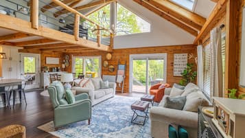 Smart TV, fireplace, ping pong, books