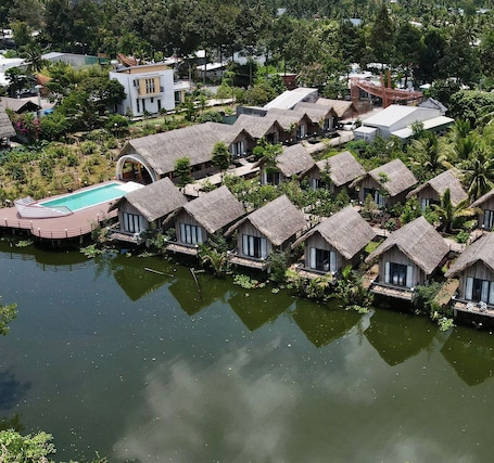 Front of property. BUNGALOW VEN SONG