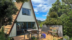 Outdoor dining - A-Frame 1 (Amodeo Bay)