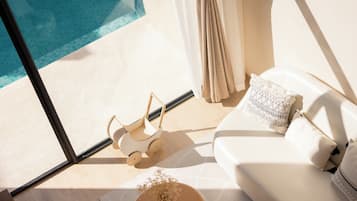 Signature Studio Suite, Multiple Beds, Pool Access, Pool View | Living room | Printers