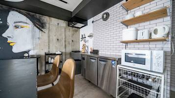 Fridge, microwave, stovetop, toaster