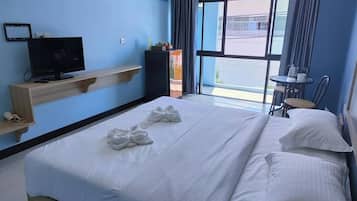 Standard Studio, City View | Free WiFi