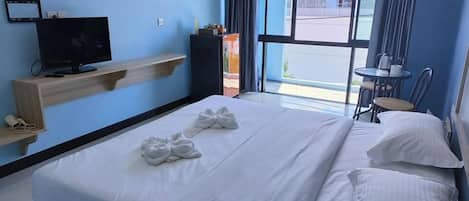 Standard Studio, City View | Free WiFi
