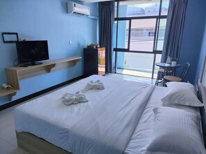 Standard Studio, City View | Free WiFi - At 81 Hotel (Bangkok)